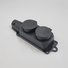 Розетка каучуковая двухместная с защитными крышками 402 2Р+РЭ IP44 LEE